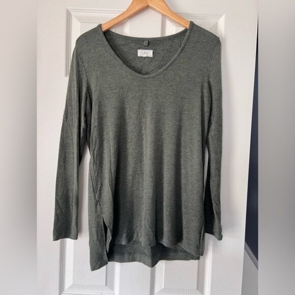 Lou & Grey Signature Soft Long Sleeve Tee Olive Green Women’s Small - Picture 1 of 3